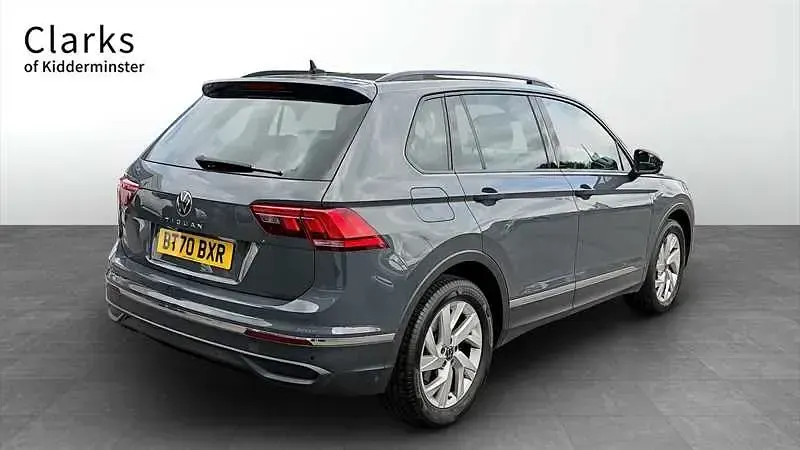 Usado VW Tiguan S 150 HP (110 kW) 2021 Cinzento SUV