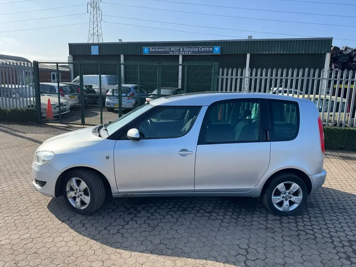 Used Skoda Roomster SE 105 HP (77 kW) 2013 Silver MPV
