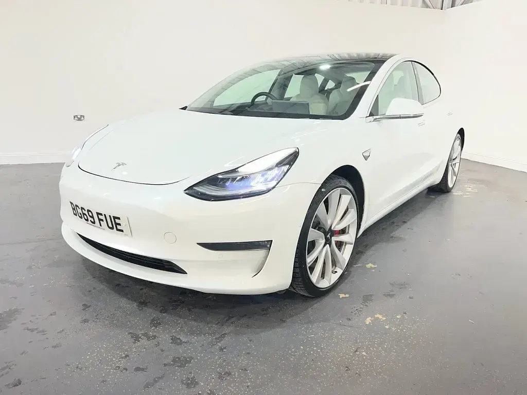 Used Tesla Model 3 Performance 330 kW (449 HP) 2019 White Sedan