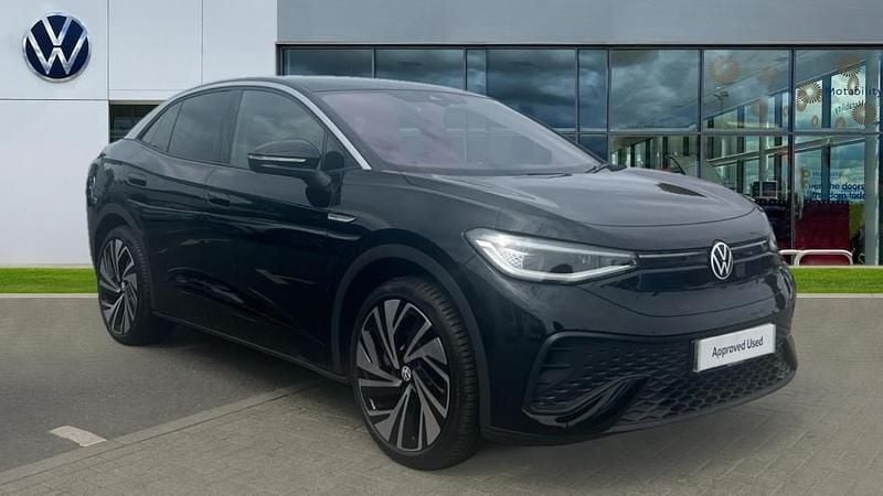 Black Used 2024 VW ID.5 Pro Performance SUV | £26,891 (Fair price) - Image 1/4
