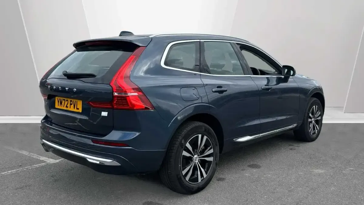 Used Volvo XC60 Core 350 HP (257 kW) 2023 Blue SUV
