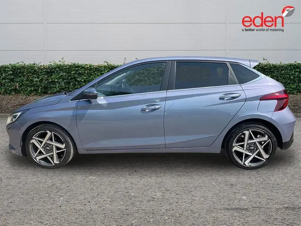 Used Hyundai i20 Ultimate 100 HP (73 kW) 2024 Blue Hatchback