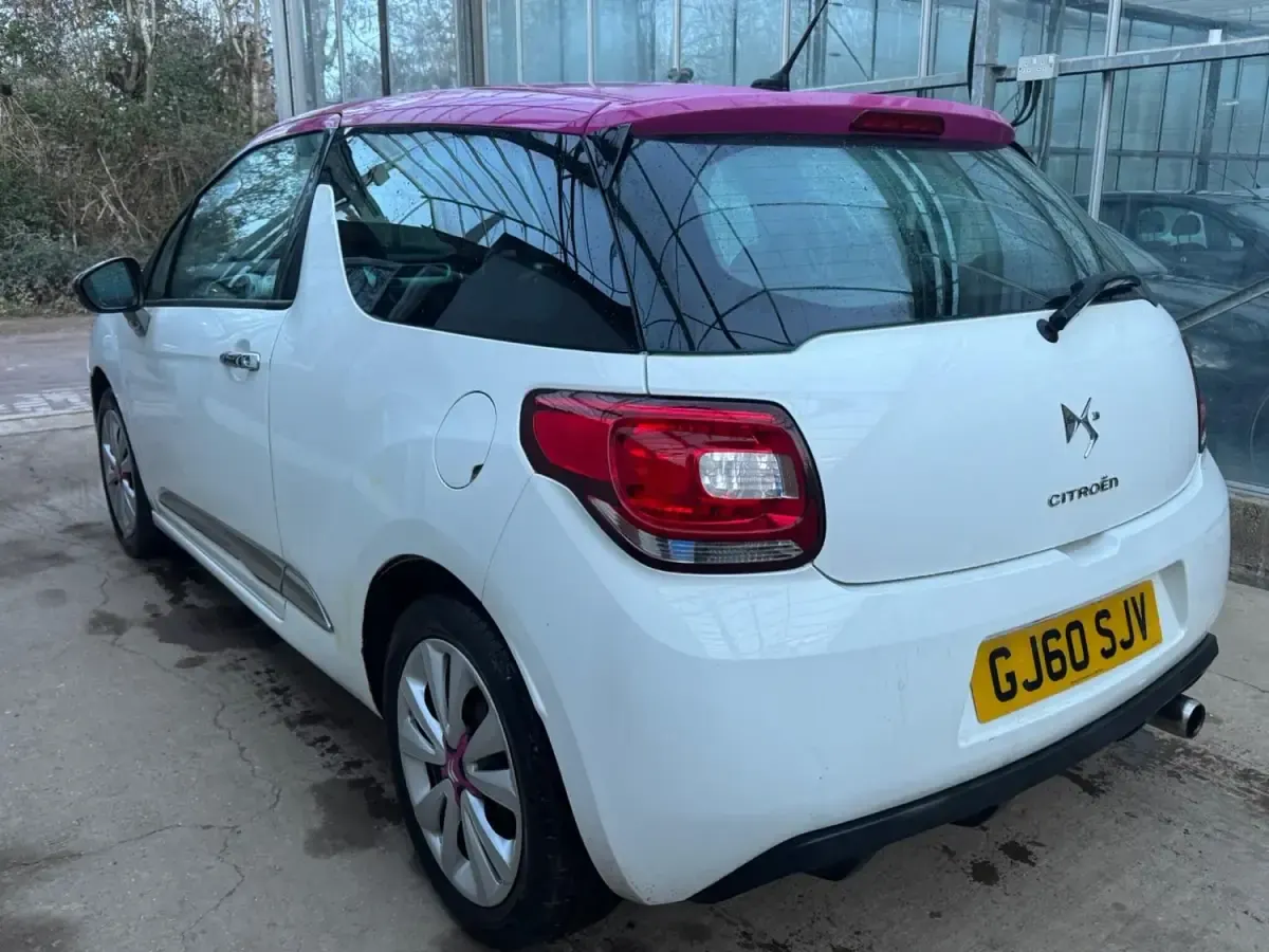 Used Citroën DS3 95 HP (69 kW) 2010 White Hatchback