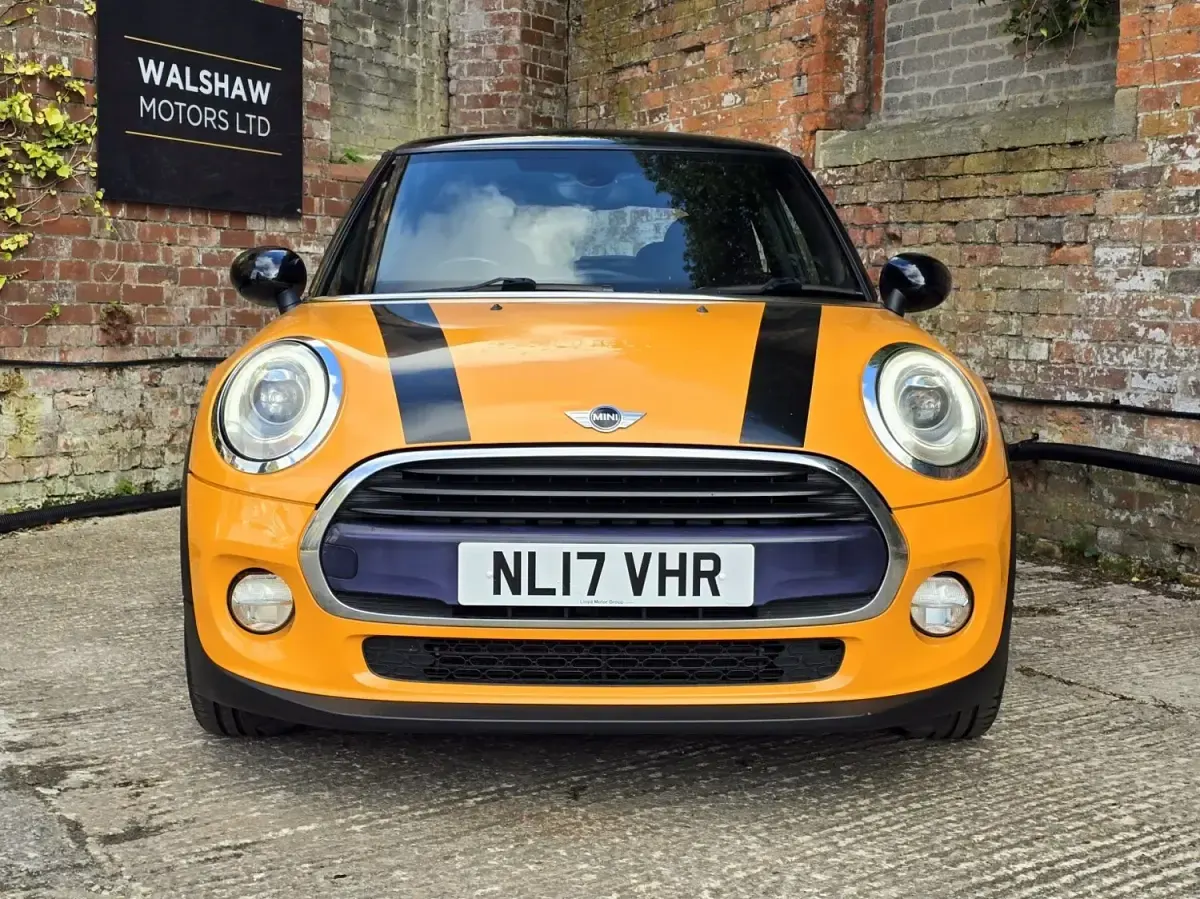 Używany Mini Cooper D Hatch 2017 Pomarańczowy Hatchback