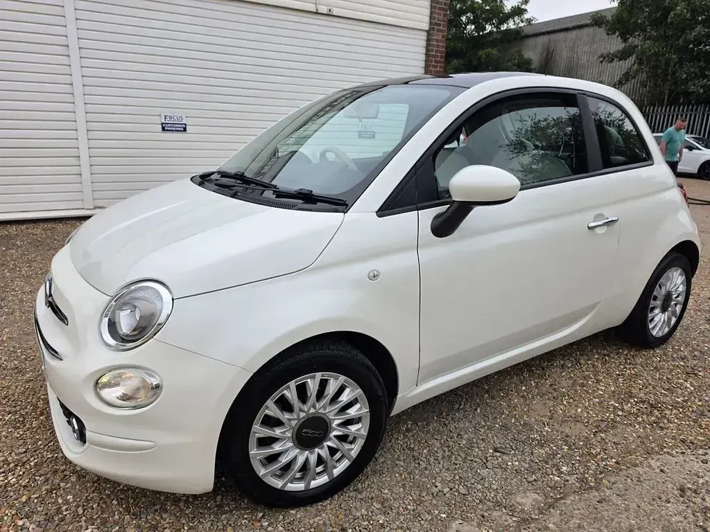 Used Fiat 500 Lounge 70 HP (51 kW) 2021 White Hatchback