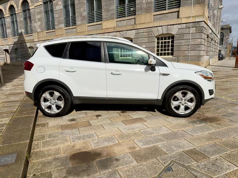 Used Ford Kuga Zetec 2010 White SUV