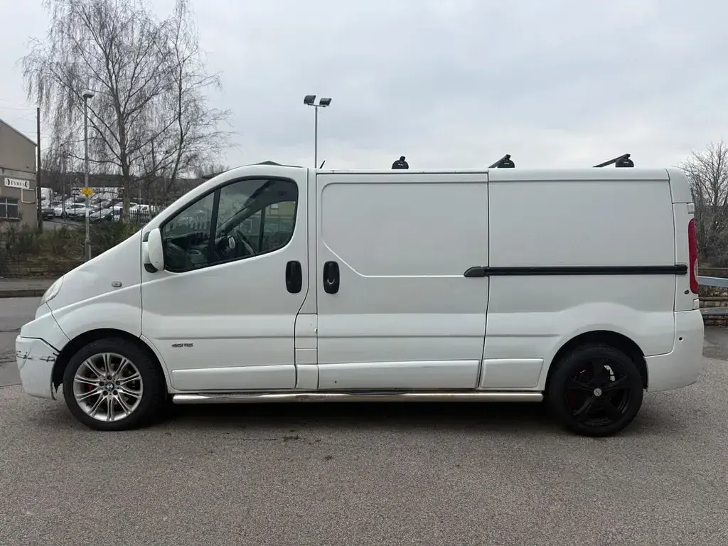 Used Renault Trafic 115 HP (84 kW) 2010 White MPV
