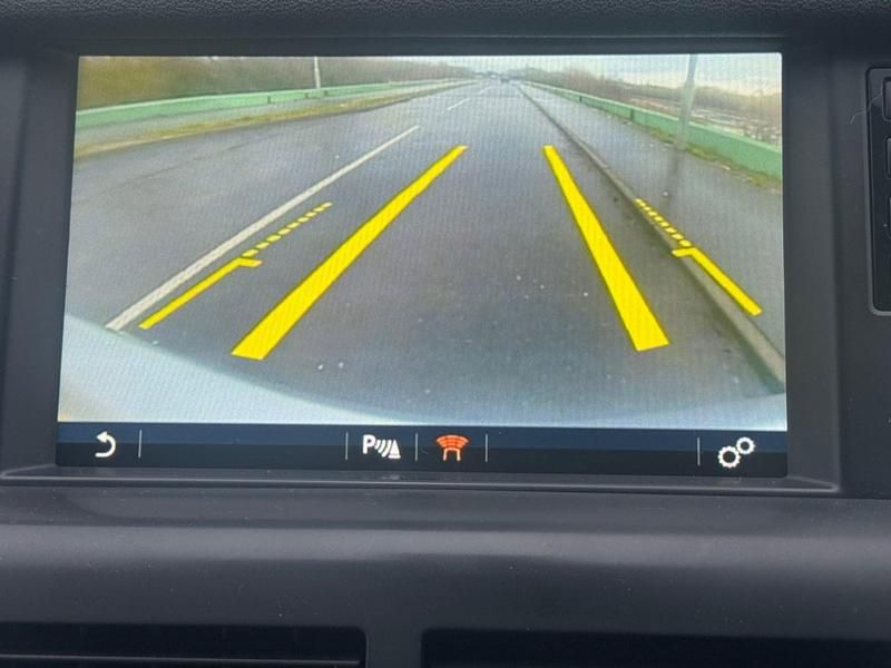 Used Land Rover Discovery Sport SE 150 HP (110 kW) 2015 Silver SUV