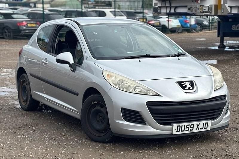 Silver Used 2009 Peugeot 207 S Hatchback | £990 (Good price) - Image 1/1