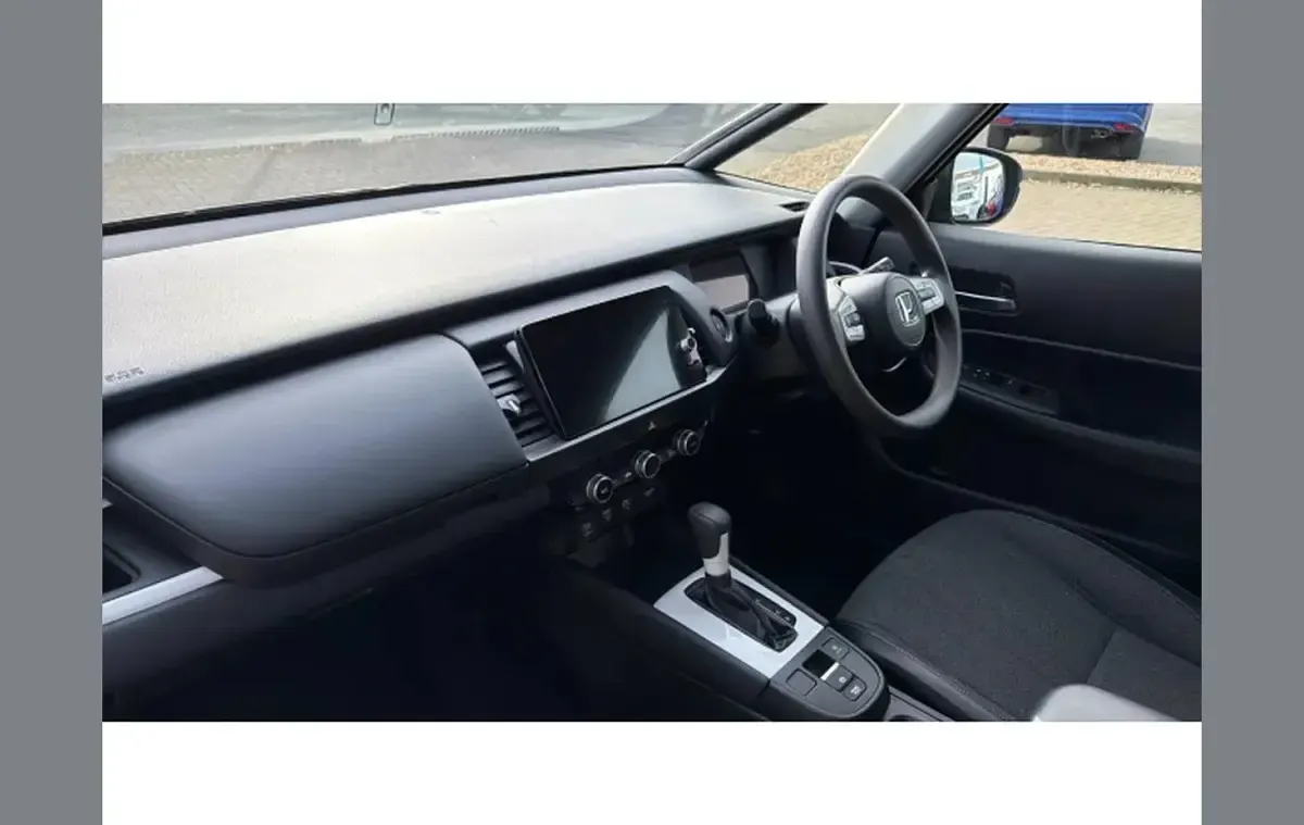 Usado Honda Jazz Hybrid 109 CV (80 kW) 2023 Gris Utilitario