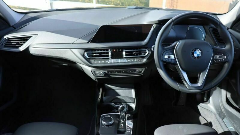 Used BMW 118 Sport Line 138 HP (101 kW) 2020 Black Hatchback