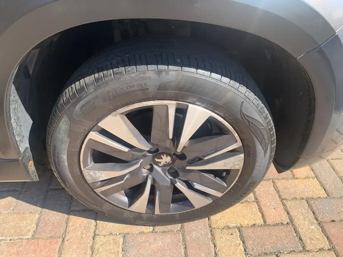 Used Peugeot 2008 Allure 82 HP (60 kW) 2016 Grey SUV