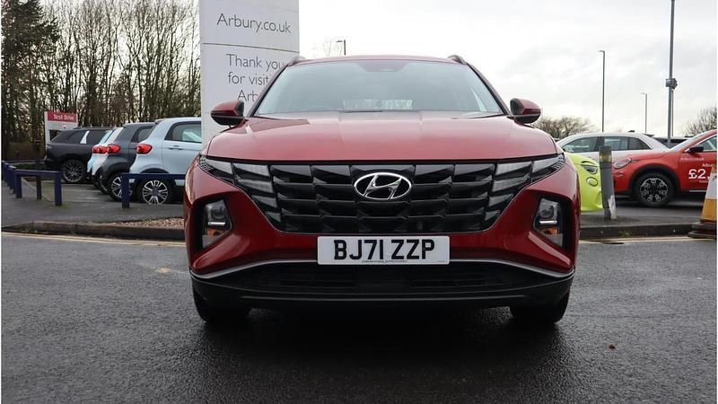 Used Hyundai Tucson SE 150 HP (110 kW) 2021 Red SUV