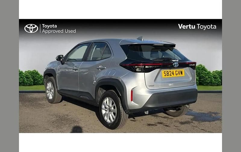 Used Toyota Yaris Cross 113 HP (83 kW) 2024 Silver SUV