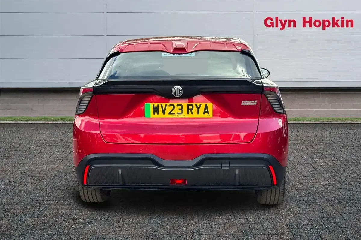 Used MG MG4 EV SE 150 kW (204 HP) 2023 Red Hatchback