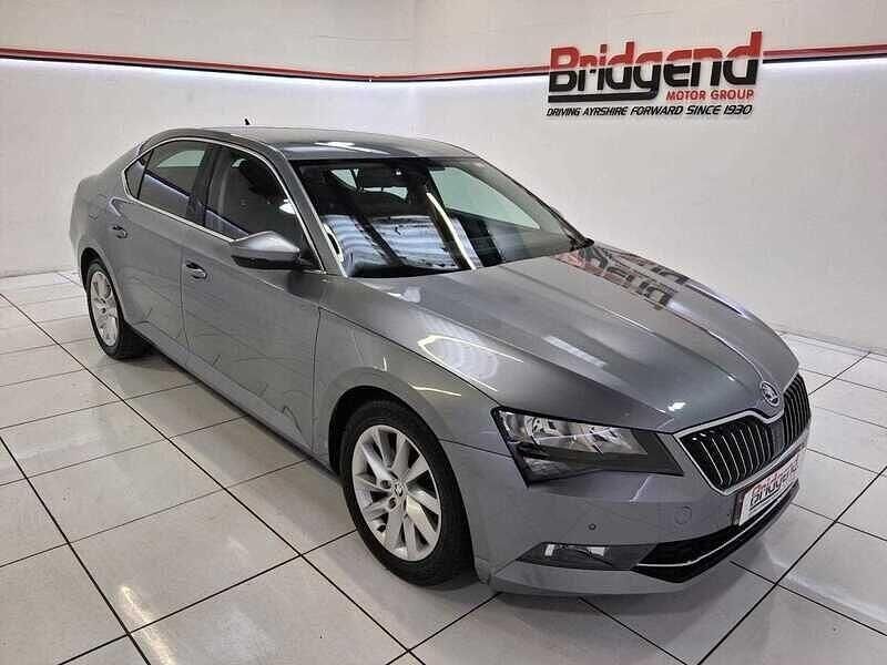 Grey Used 2018 Skoda Superb SE Hatchback | £11,299 (Fair price) - Image 1/4