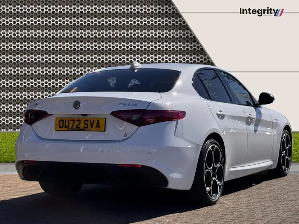 Used Alfa Romeo Giulia Saloon Veloce 280 HP (205 kW) 2022 White Sedan