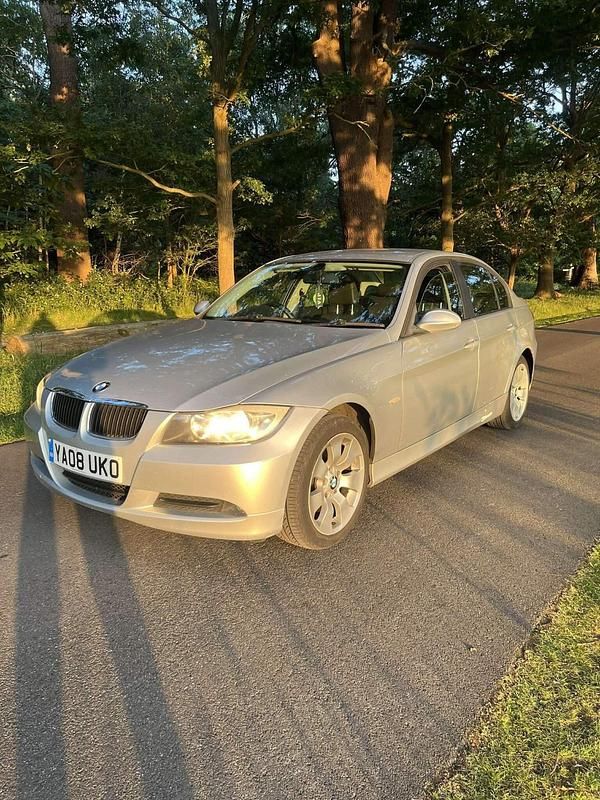 Silver Used 2008 BMW 318 Sedan | £1,350 (Good price) - Image 1/4