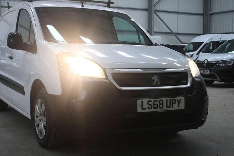 Begagnad Peugeot Partner 2018 Vit