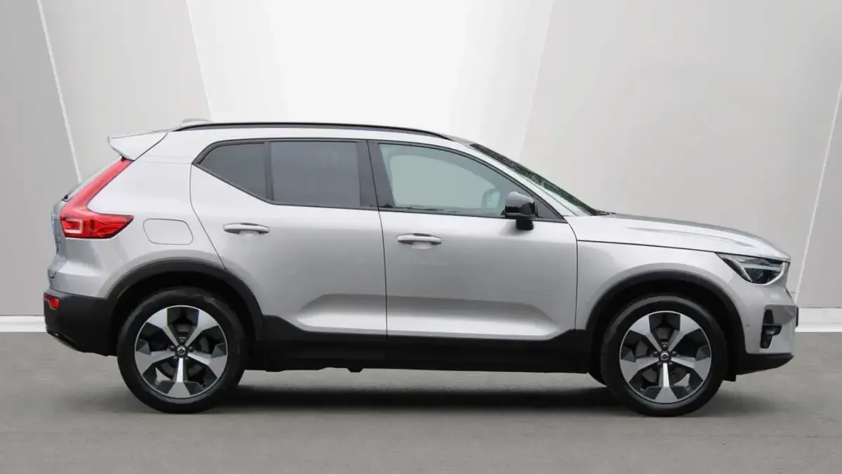 Used Volvo XC40 Ultimate 197 HP (144 kW) 2023 Silver dawn SUV