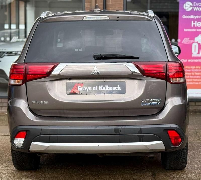 Used Mitsubishi Outlander P-HEV 2016 Brown Estate