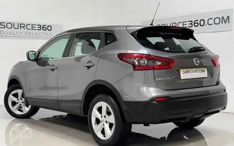 Used Nissan Qashqai Acenta 116 HP (85 kW) 2018 Grey SUV