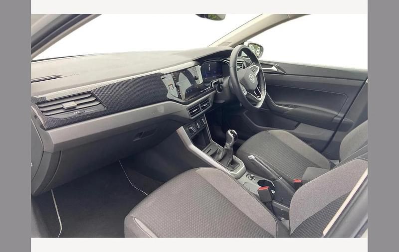 Used VW Polo Life 95 HP (69 kW) 2022 White Hatchback