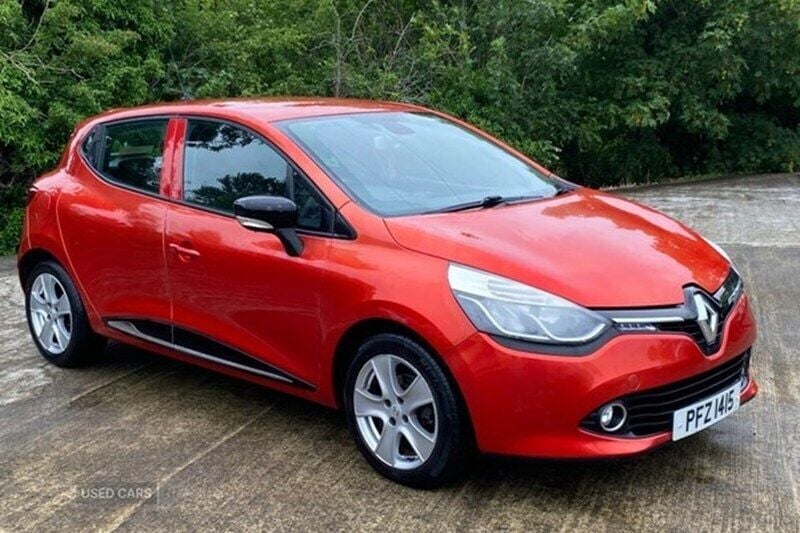 Red Used 2013 Renault Clio IV Dynamique Hatchback | £4,450 (Fair price) - Image 1/1
