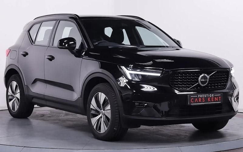Used 2023 Volvo XC40 Plus SUV | £22,458 (Good price) - Image 1/4