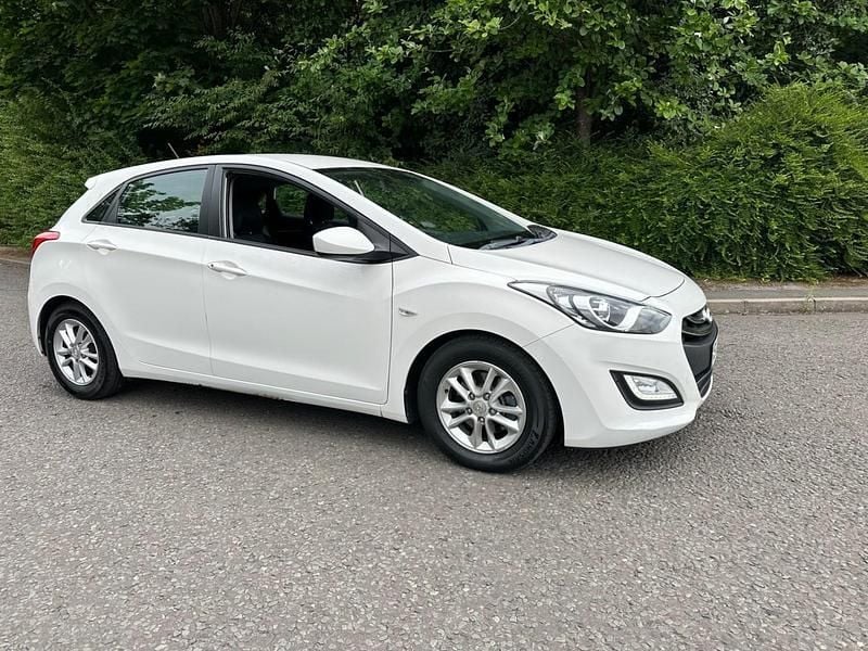 White Used 2012 Hyundai i30 Active Hatchback | £2,195 (Super price) - Image 1/4