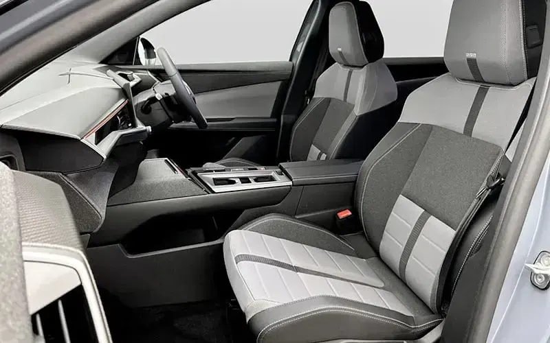 Used Vauxhall Grandland X 145 HP (106 kW) 2025 Grey SUV