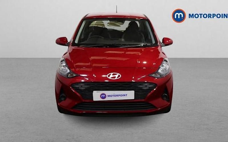 Used Hyundai i10 Advanced 79 HP (58 kW) 2025 Red Hatchback