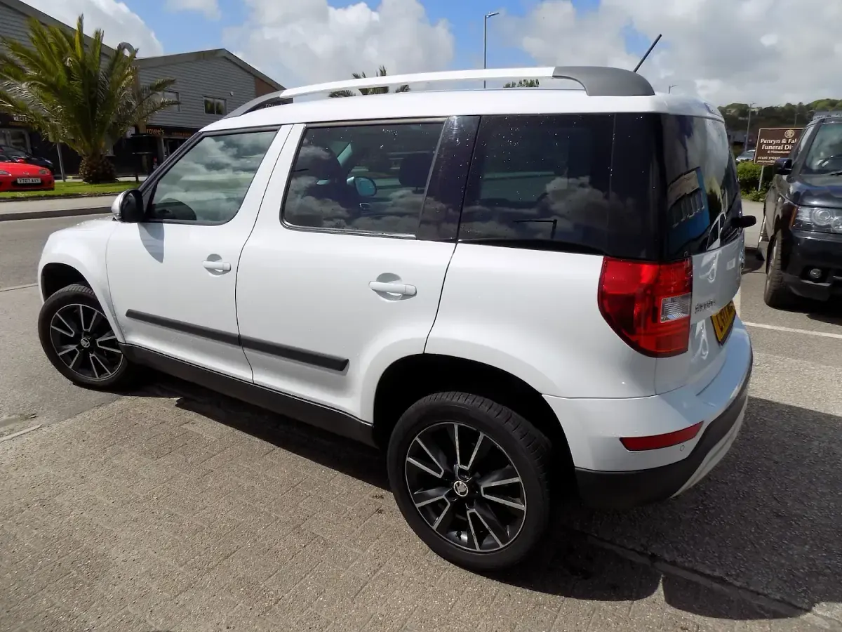 Used Skoda Yeti Drive 110 HP (80 kW) 2017 White SUV