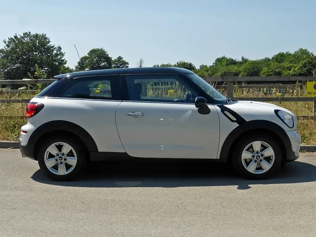 Used Mini Cooper Coupé 2015 White Coupe
