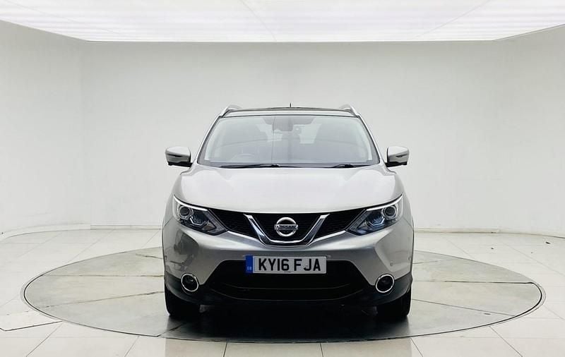 Used Nissan Qashqai Tekna 130 HP (95 kW) 2016 Silver SUV