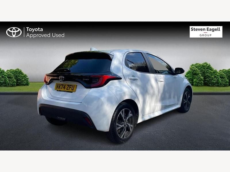Used Toyota Yaris Hybrid Design 2024 White Hatchback