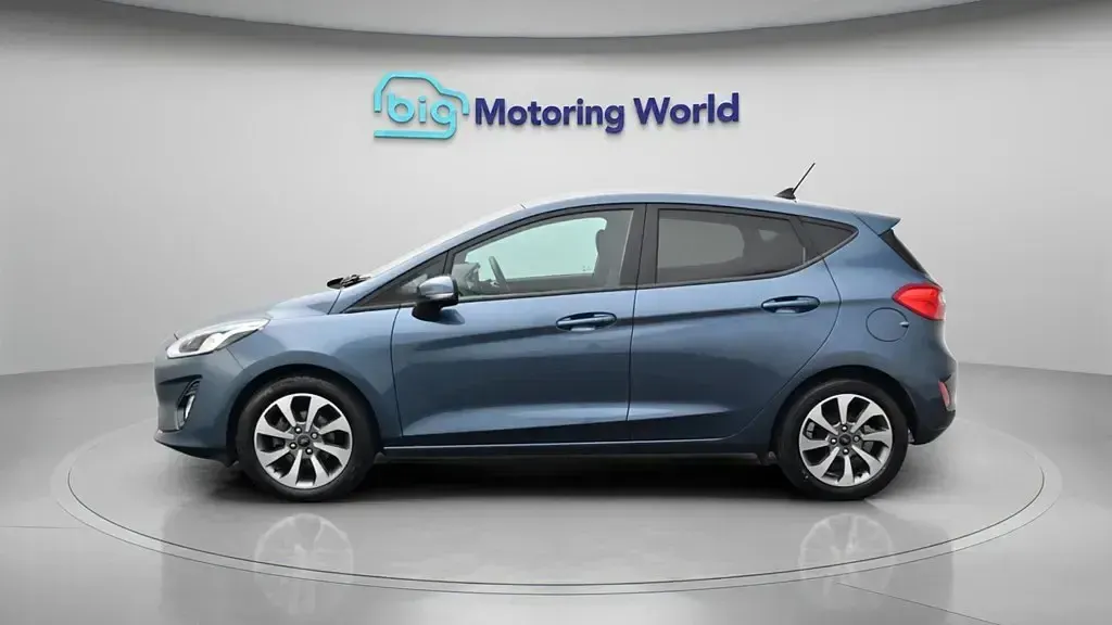 Usado Ford Fiesta Trend 95 CV (69 kW) 2021 Azul Utilitario