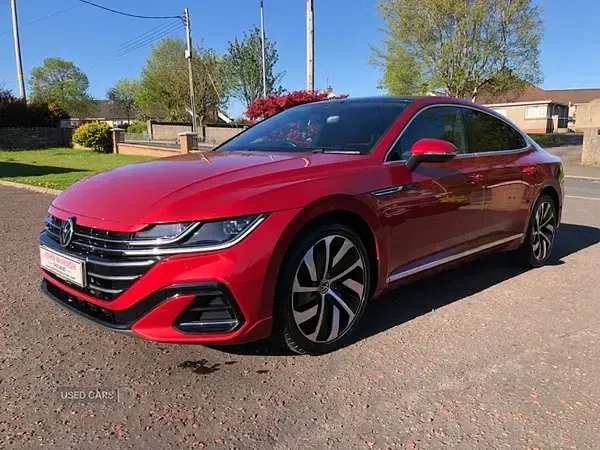 Begagnad VW Arteon R-line 2021 Röd Halvkombi