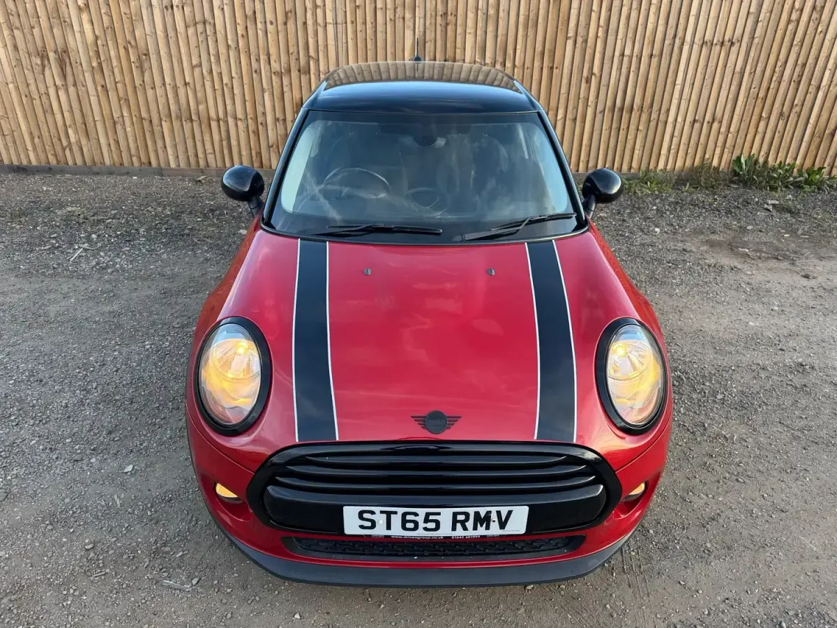 Begagnad Mini ONE Hatch 102 HK (75 kW) 2015 Röd Halvkombi