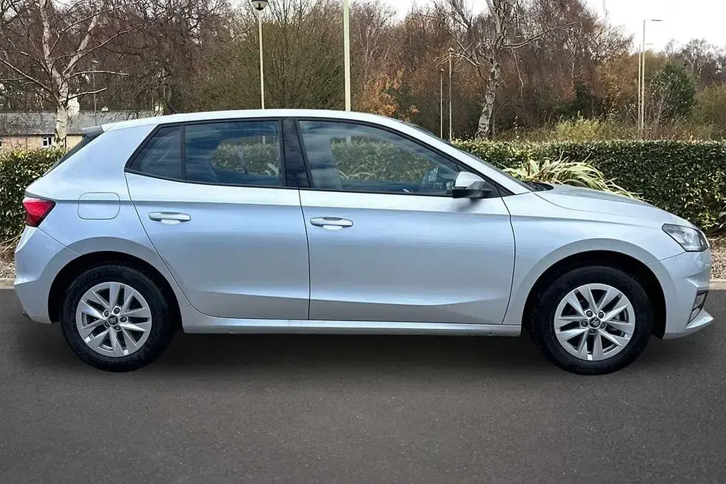 Used Skoda Fabia SE 94 HP (69 kW) 2025 Brilliant silver metallic Hatchback