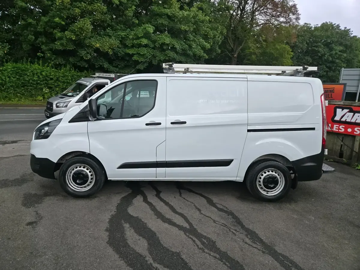 Used Ford Transit Custom 105 HP (77 kW) 2018 White Van