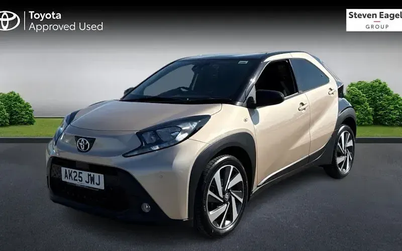 Used Toyota Aygo X 72 HP (52 kW) 2025 Beige SUV