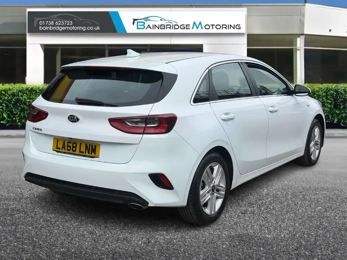 Used Kia Ceed 136 HP (100 kW) 2019 White Hatchback