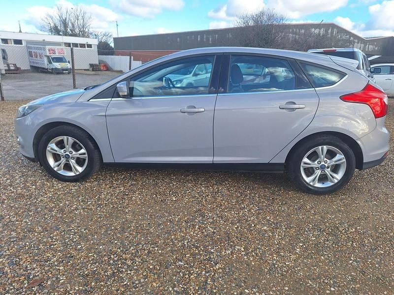 Used Ford Focus Zetec 2011 Silver Hatchback