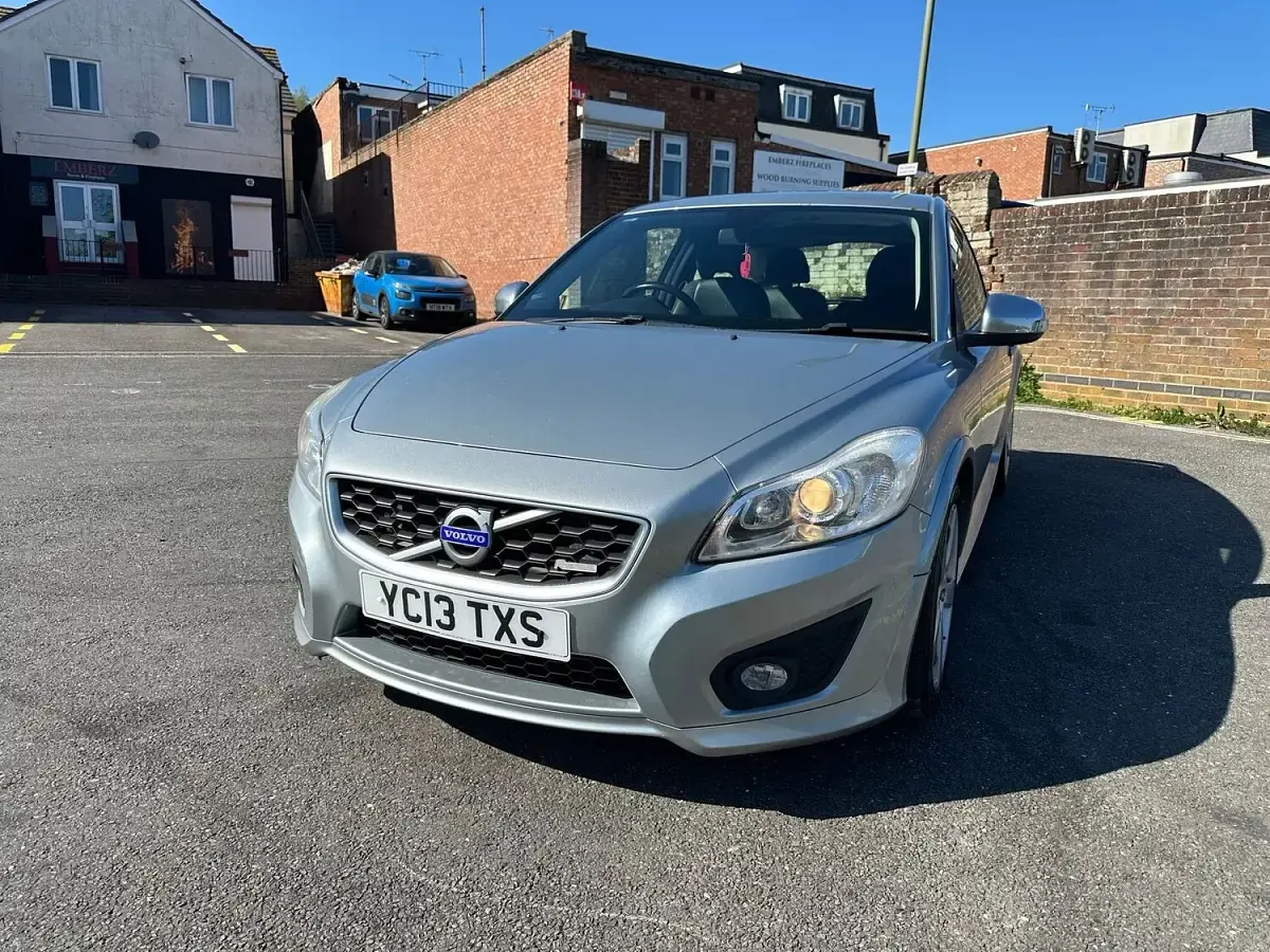 Used Volvo C30 R-Design 145 HP (106 kW) 2013 Silver Hatchback