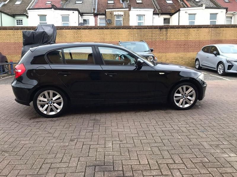 Usado BMW 116 Sport Line 2011 Negro Utilitario