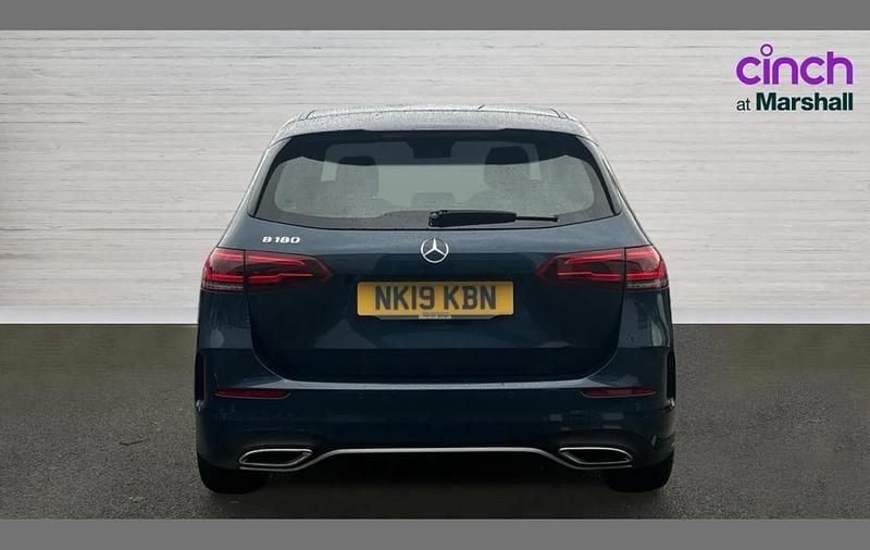 Used Mercedes B180 AMG Line Premium 134 HP (98 kW) 2019 Blue MPV