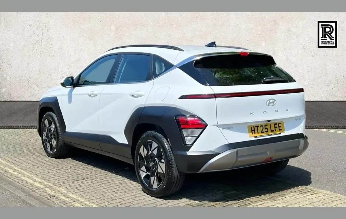 Used Hyundai Kona Advanced 127 HP (93 kW) 2025 White SUV