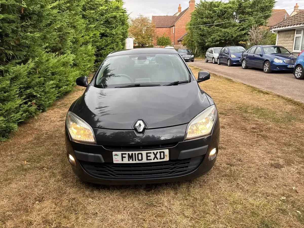 Used Renault Mégane III Dynamique 110 HP (80 kW) 2010 Black Hatchback