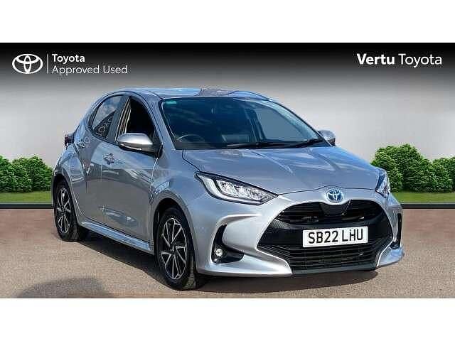 Silver Used 2022 Toyota Yaris Hybrid Design Hatchback | £16,241 (Fair price) - Image 1/4